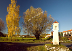 Hliněný Újezd boží muka na křižovatce