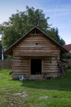 Petrovice sýpka u č.p. 8