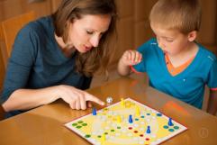 Hraní hry Člověče nezlob se Hraní hry Člověče nezlob se